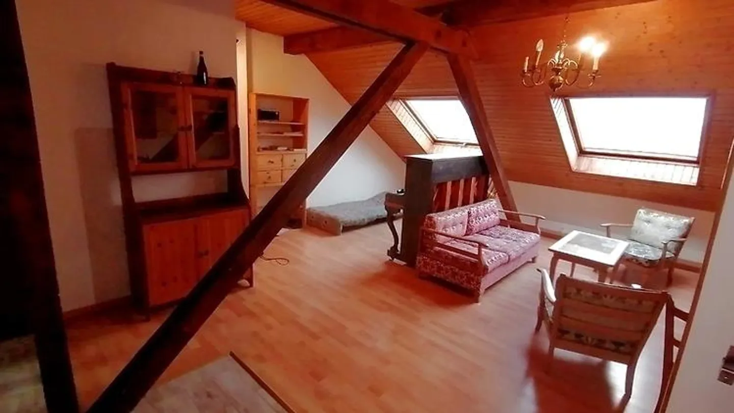 2½ ROOM ATTIC APARTMENT IN BASEL - ISELIN, FURNISHED - Photo 3 of 10