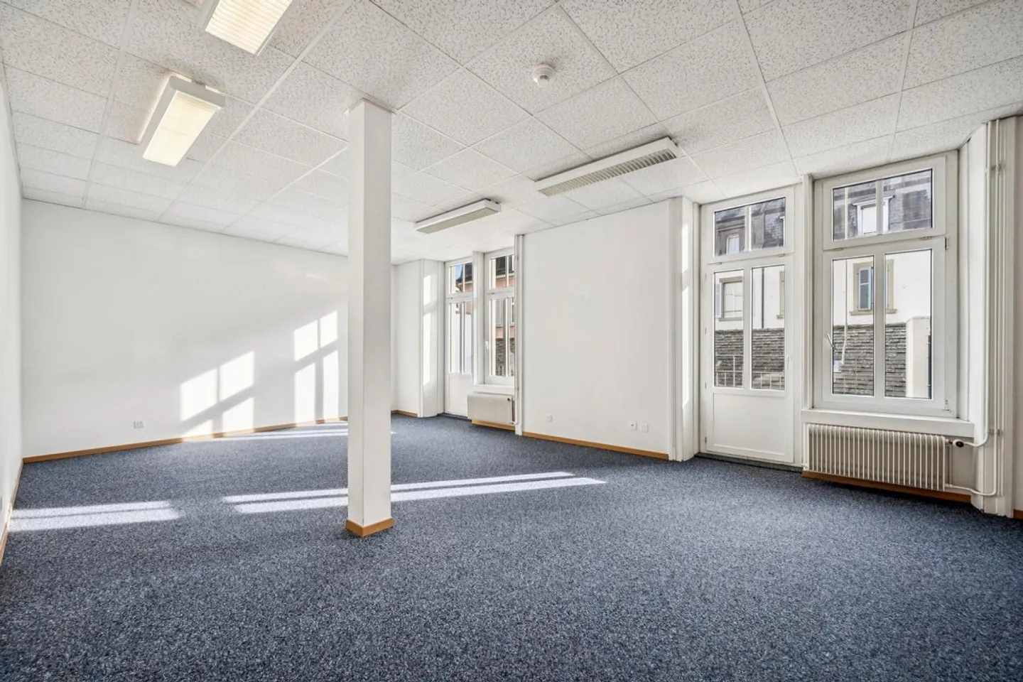 Geräumige Büroräumlichkeiten - Foto 3 von 12