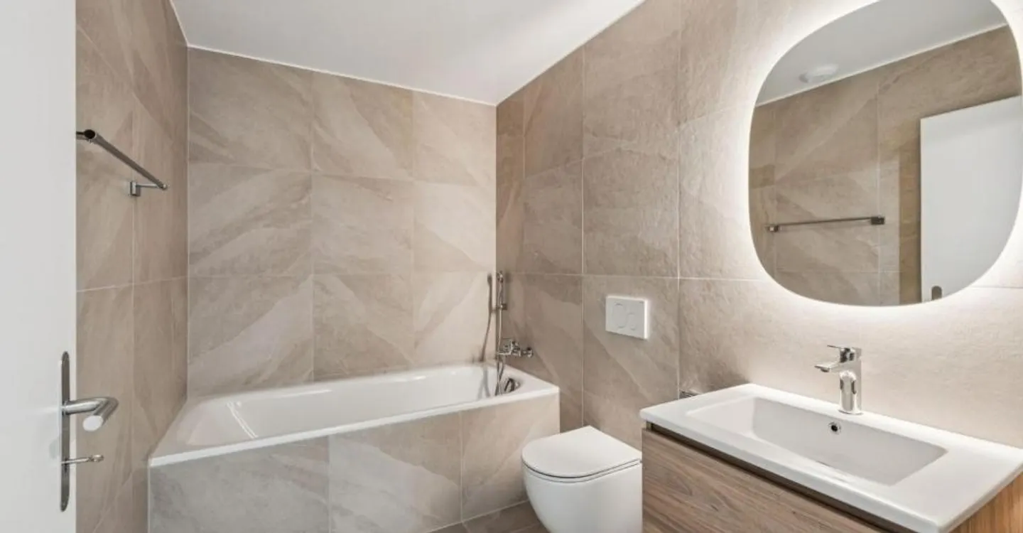 Charming new 4.5-room apartment with balcony - Photo 7 of 8