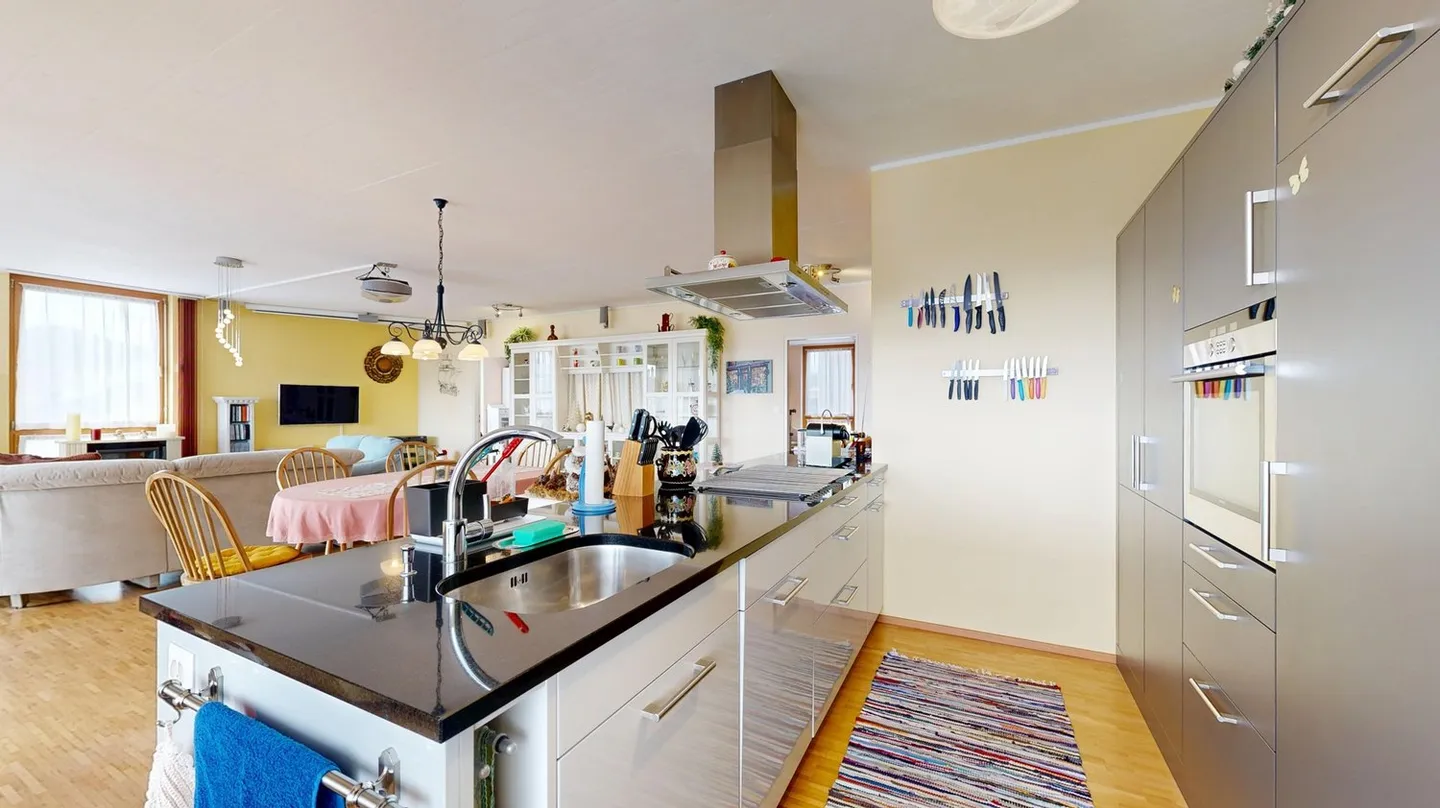 Geräumige Wohnung mit Balkon - Foto 8 von 13