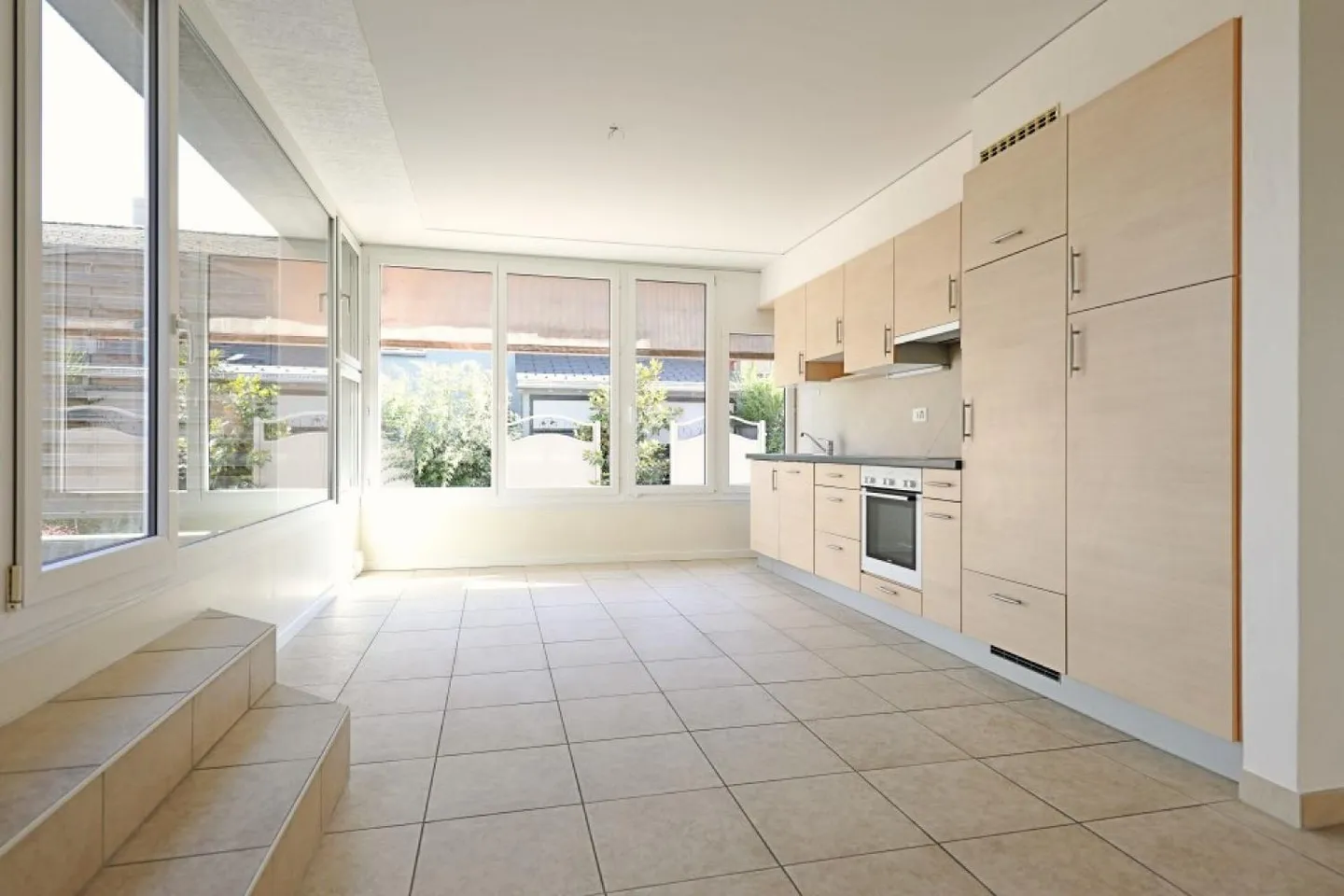 Appartement 4.5 pièces au rez-de-chaussée - Photo 2 sur 6