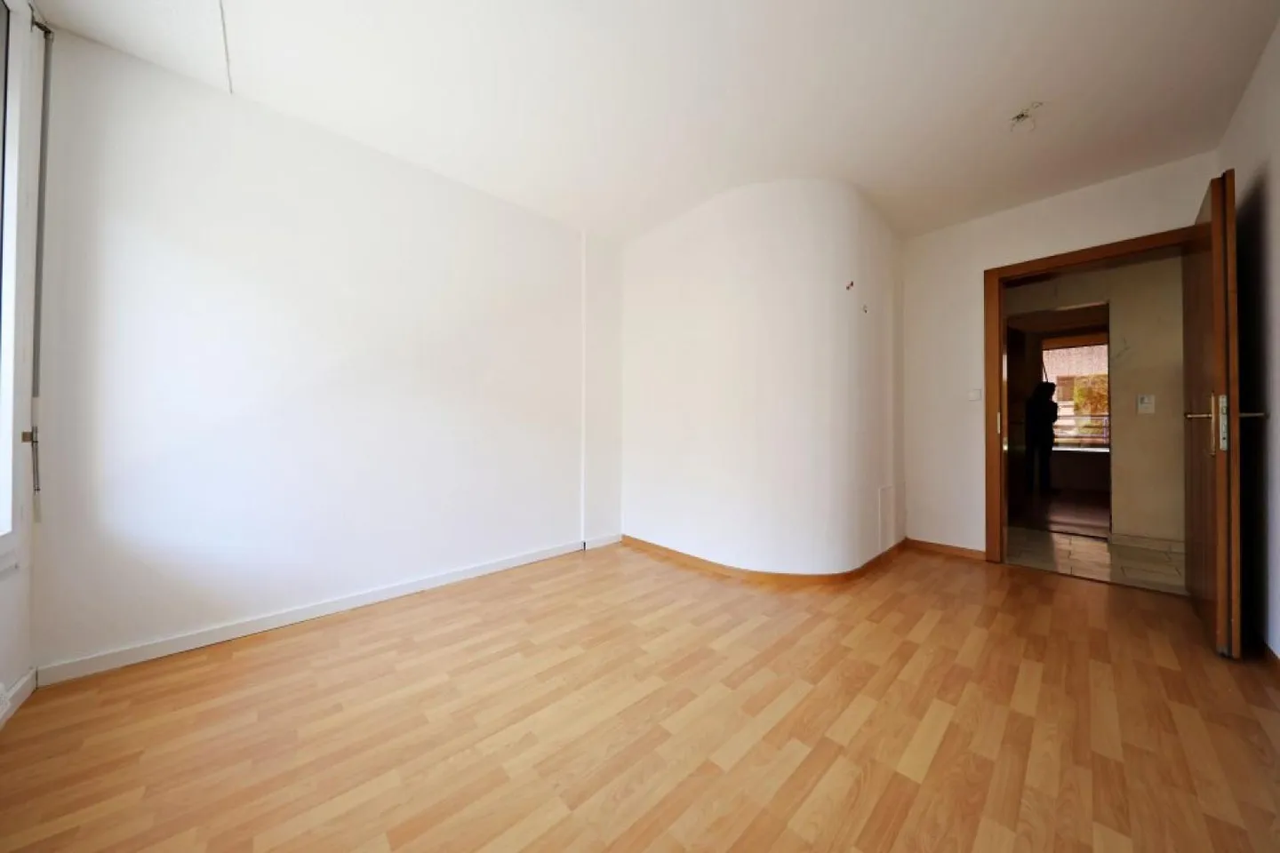 Appartement 4.5 pièces au rez-de-chaussée - Photo 4 sur 6