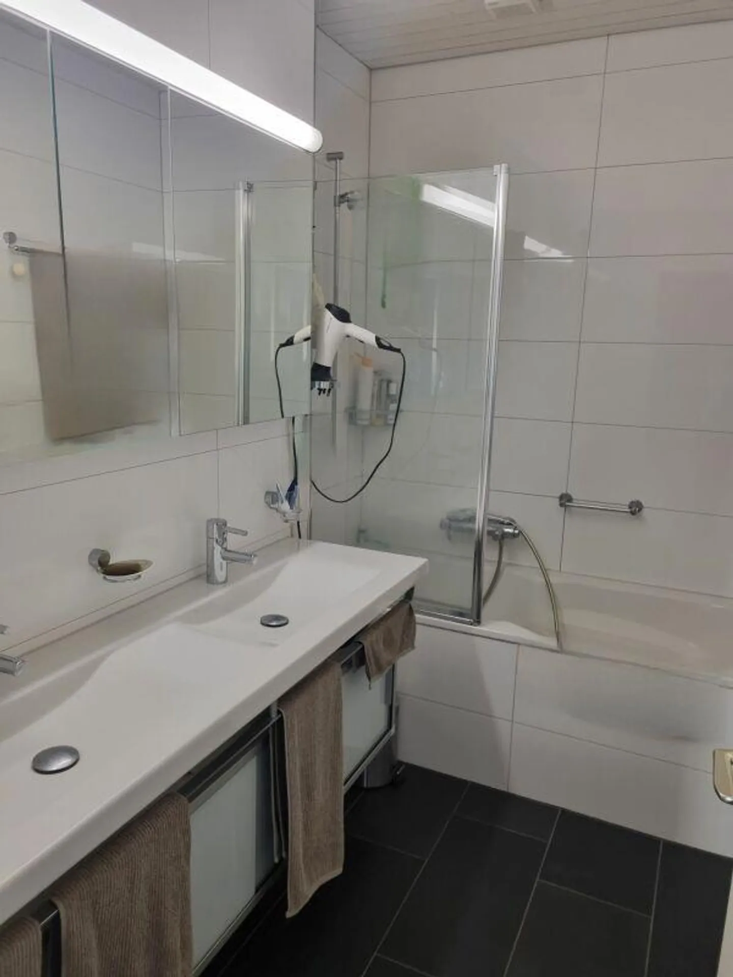 Appartement spacieux et lumineux en ville - Photo 7 sur 10