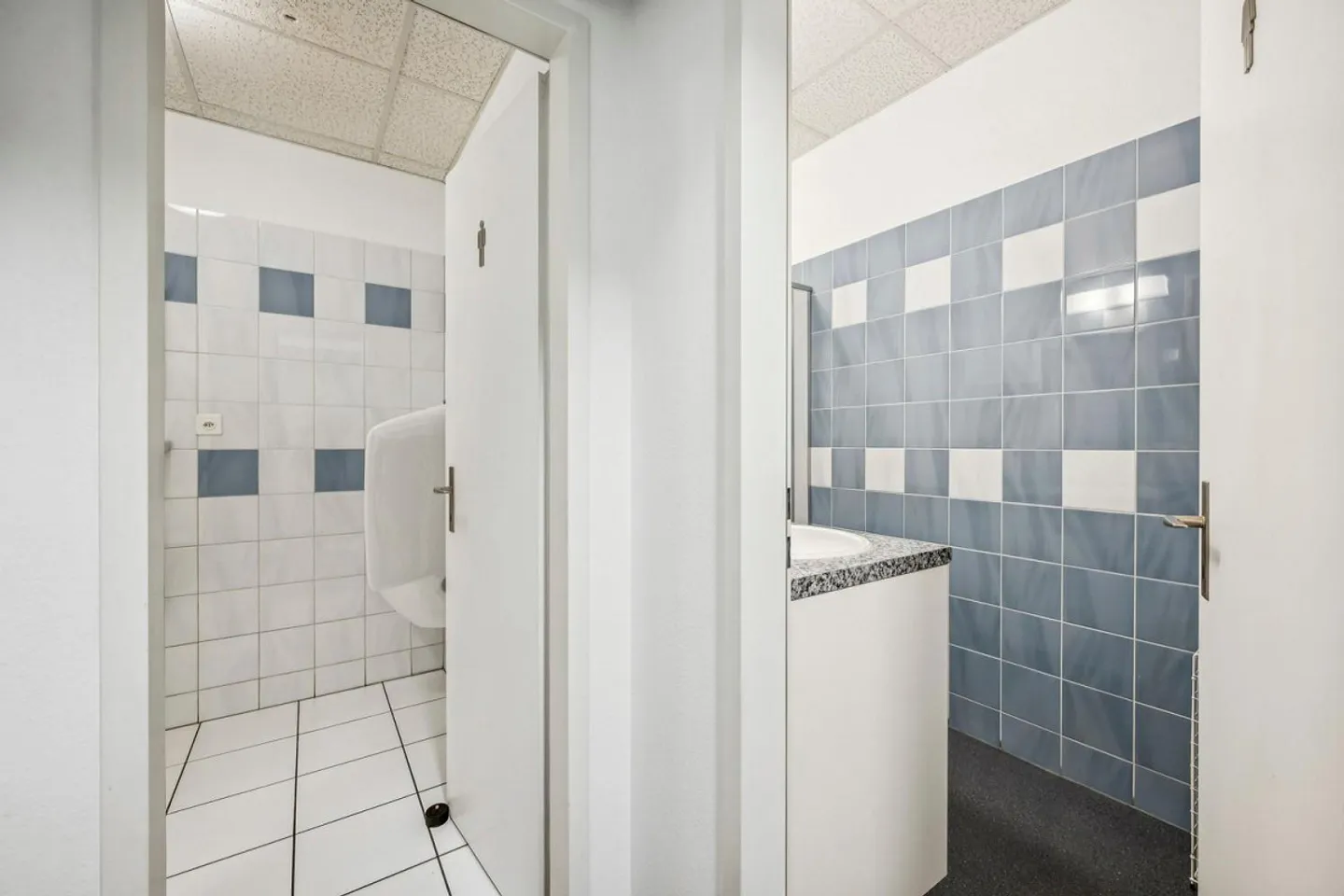 Geräumige Büroräumlichkeiten - Foto 10 von 12