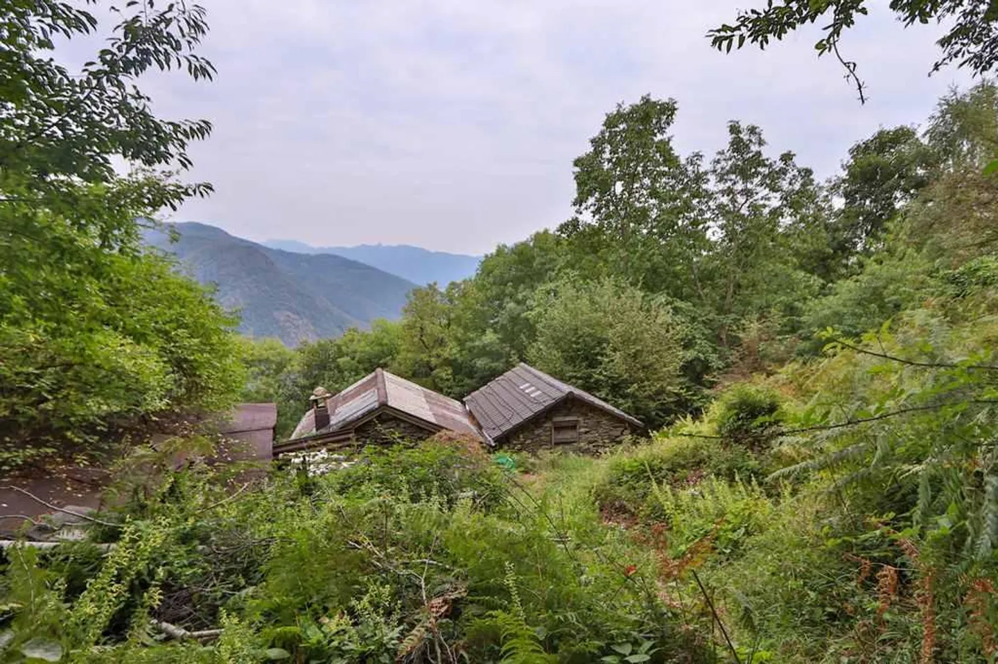 3 maisons rustiques dans un emplacement idyllique avec environ 2504m2 de terrain - Photo 19 sur 30