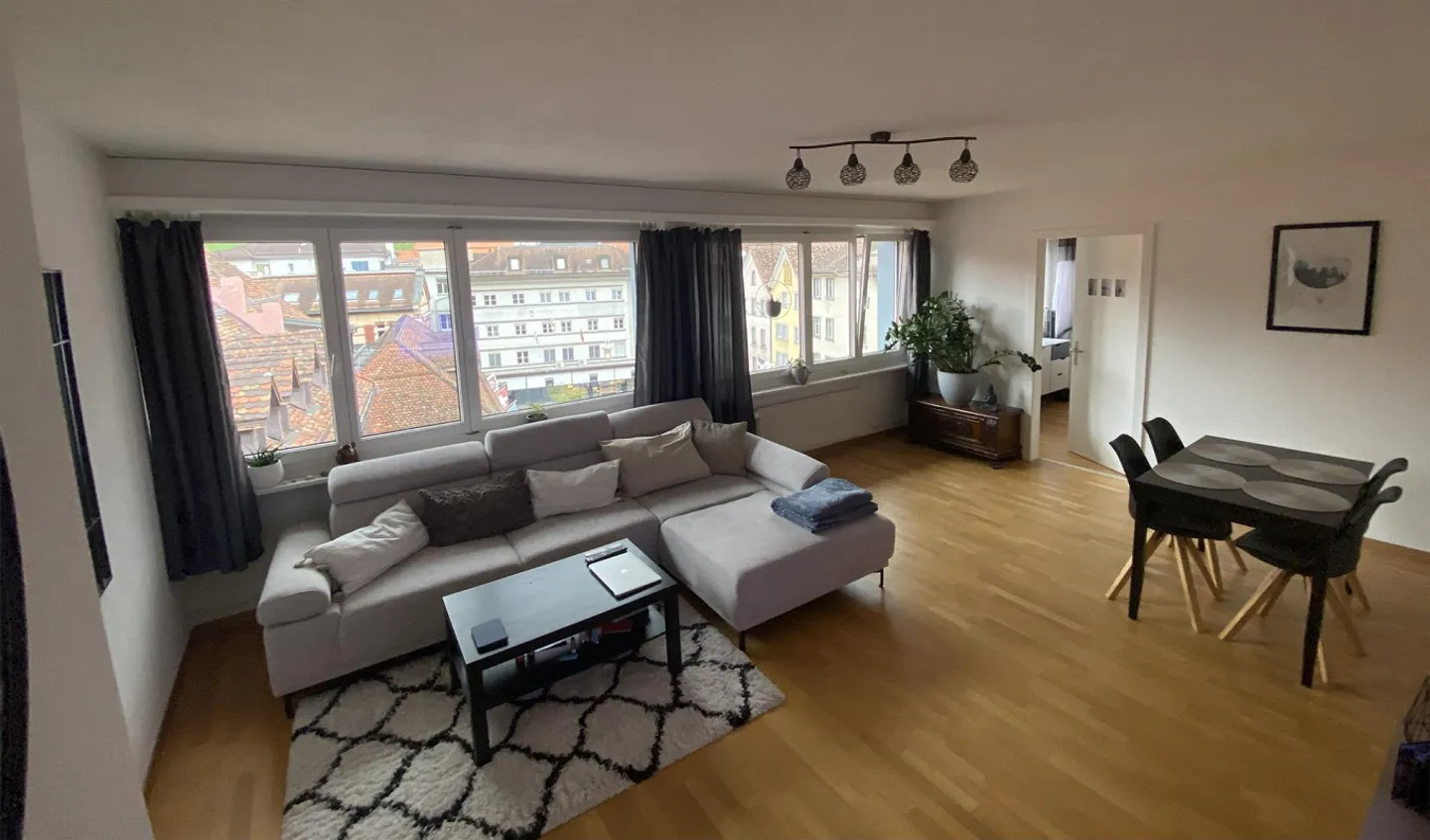 SOUS-LOCATION : Appartement 2 pièces dans la vieille ville de Chur - Photo 1 sur 4