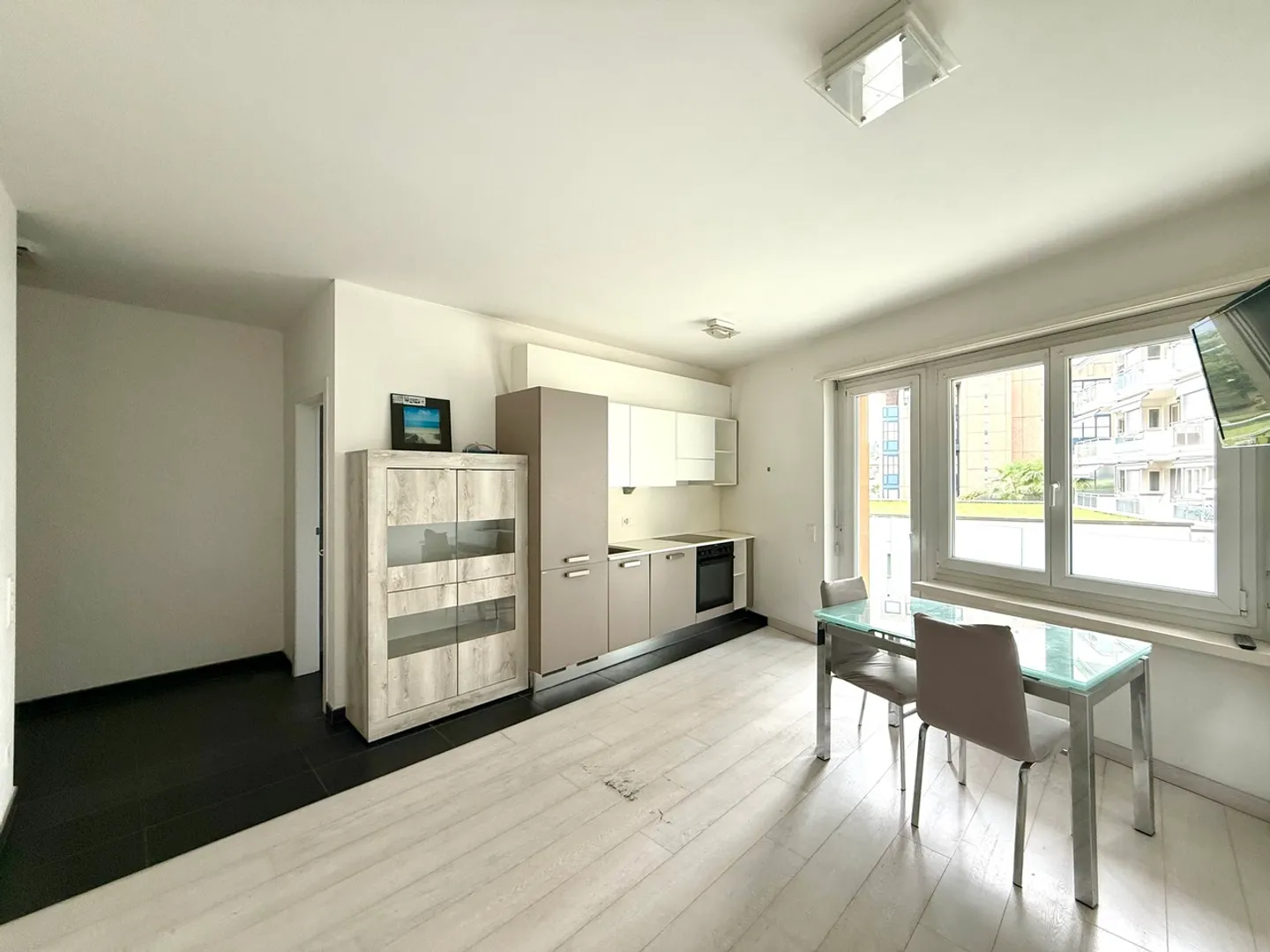 FURNISHED STUDIO - Photo 2 of 6