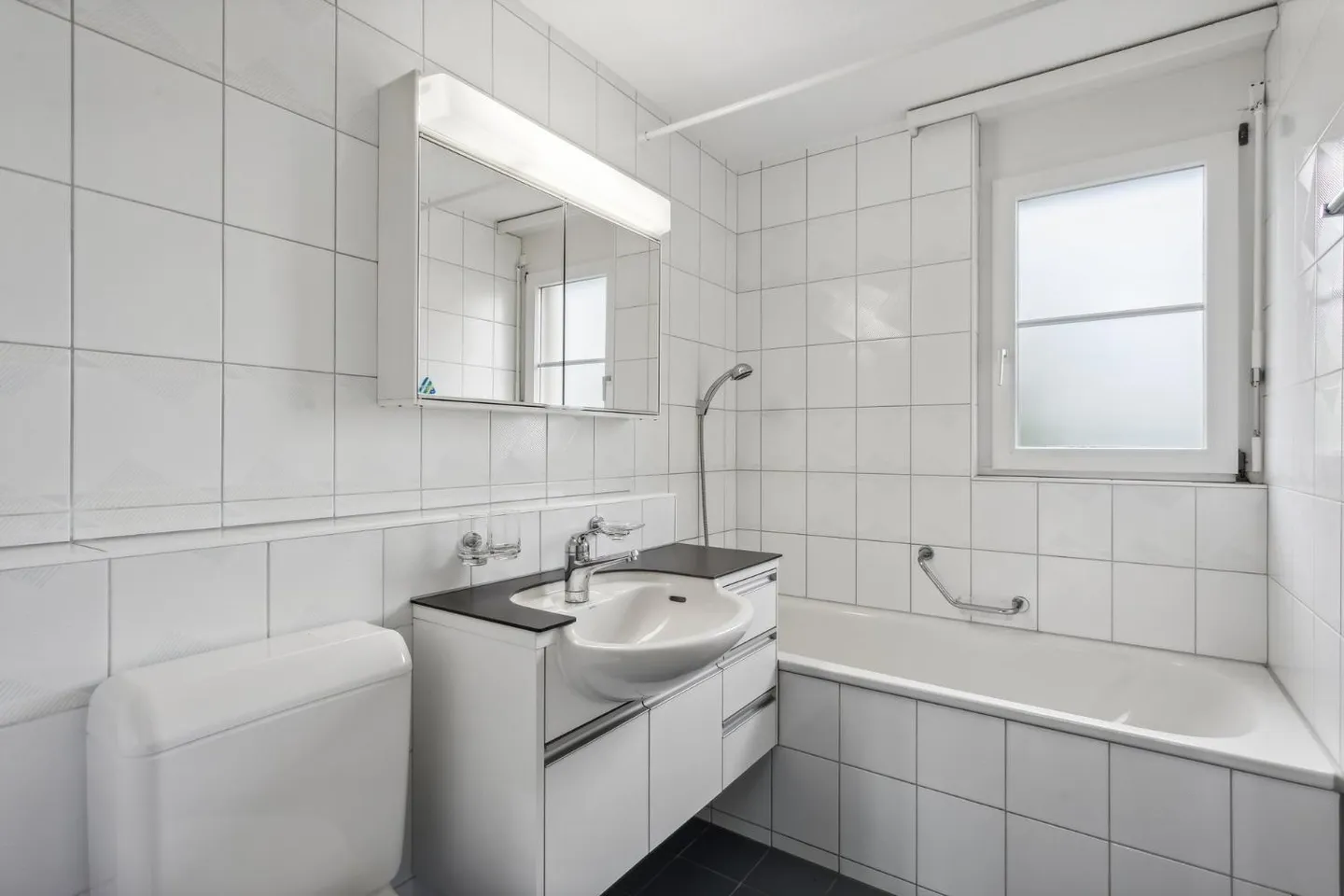 Wohnung in Boll mit neuem Parkett - Foto 4 von 5