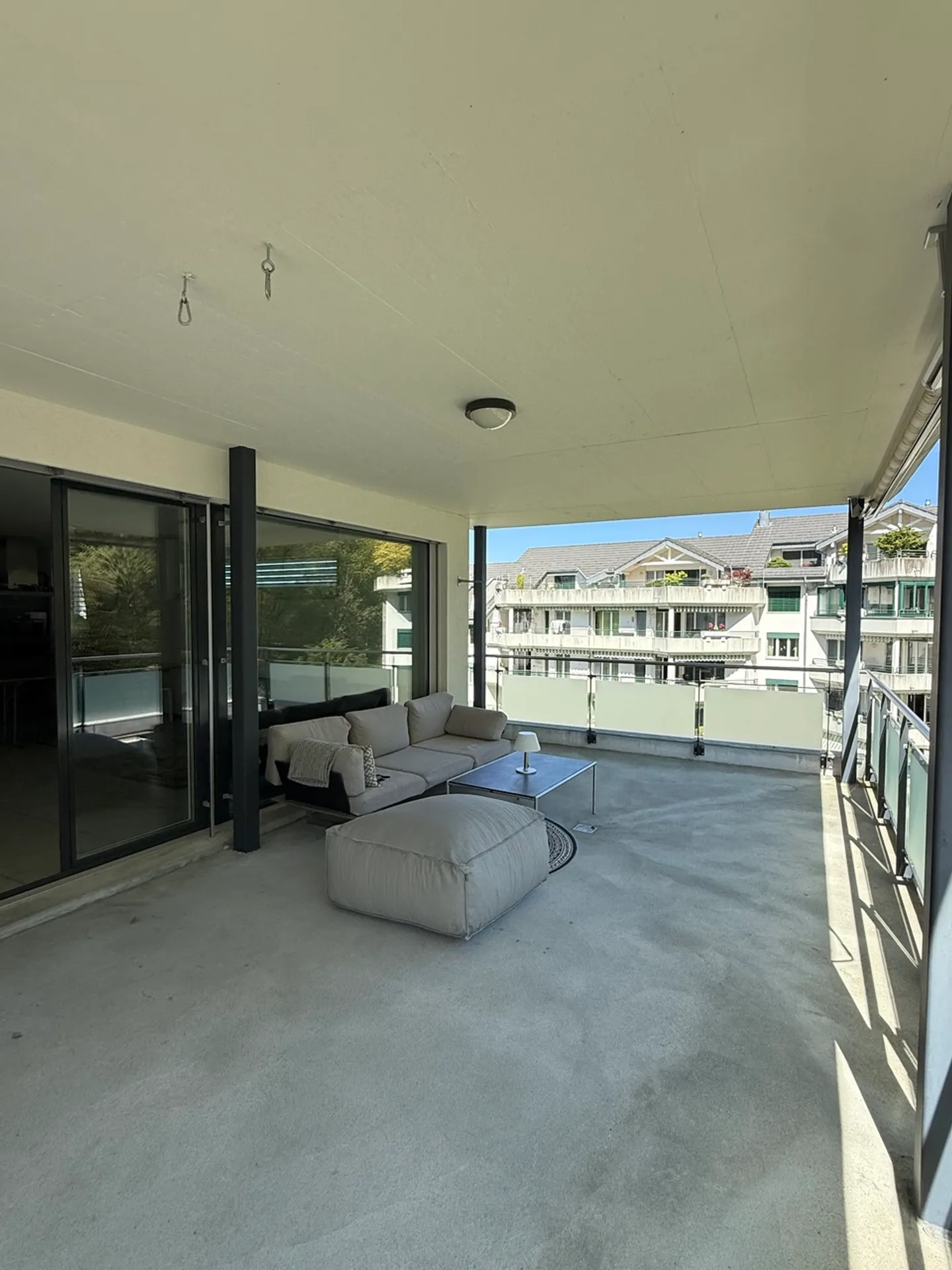 Appartement de 4,5 pièces de rêve avec terrasse étendue - Photo 3 sur 10