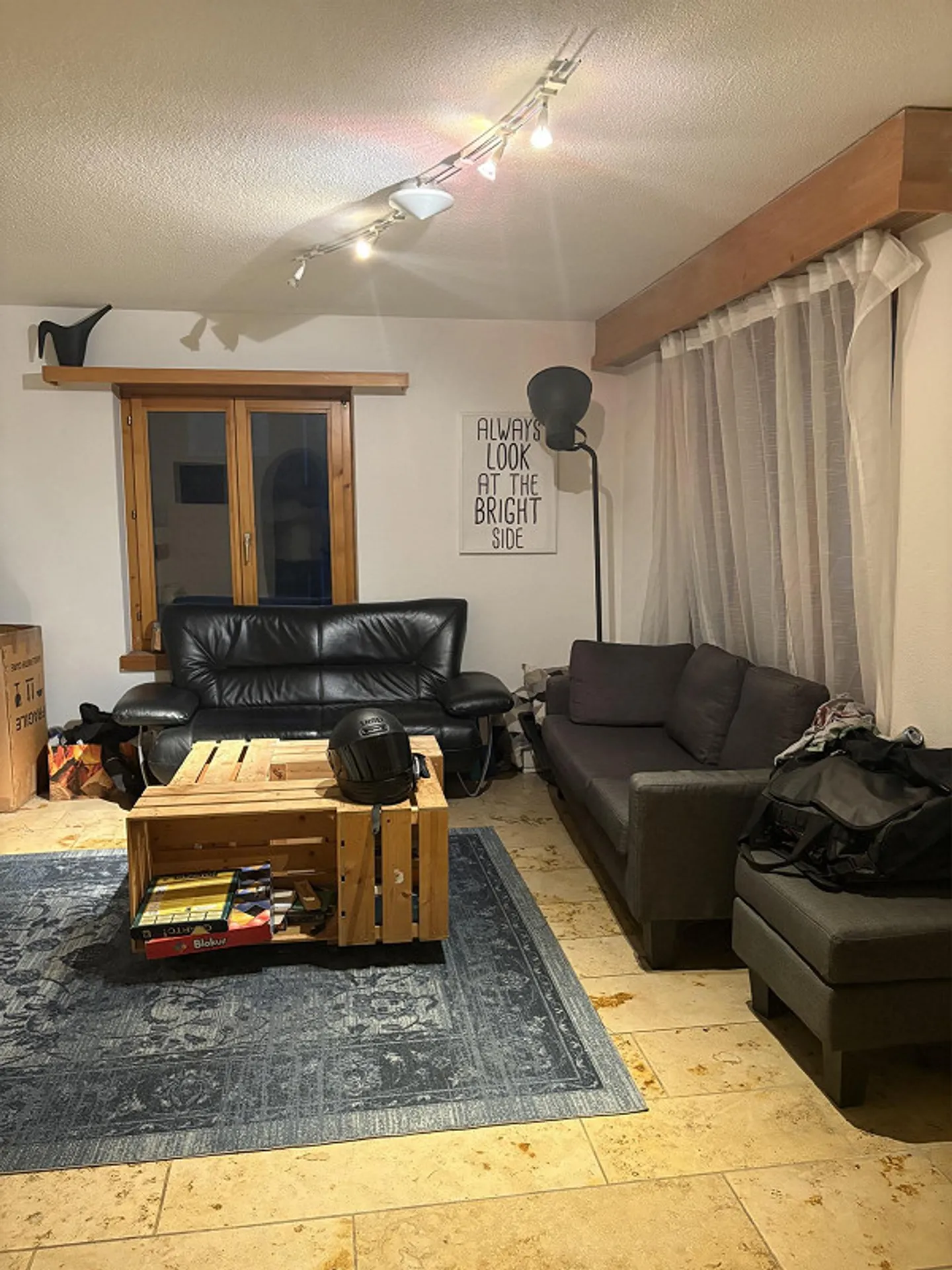 Room in shared apartment - Photo 2 of 3