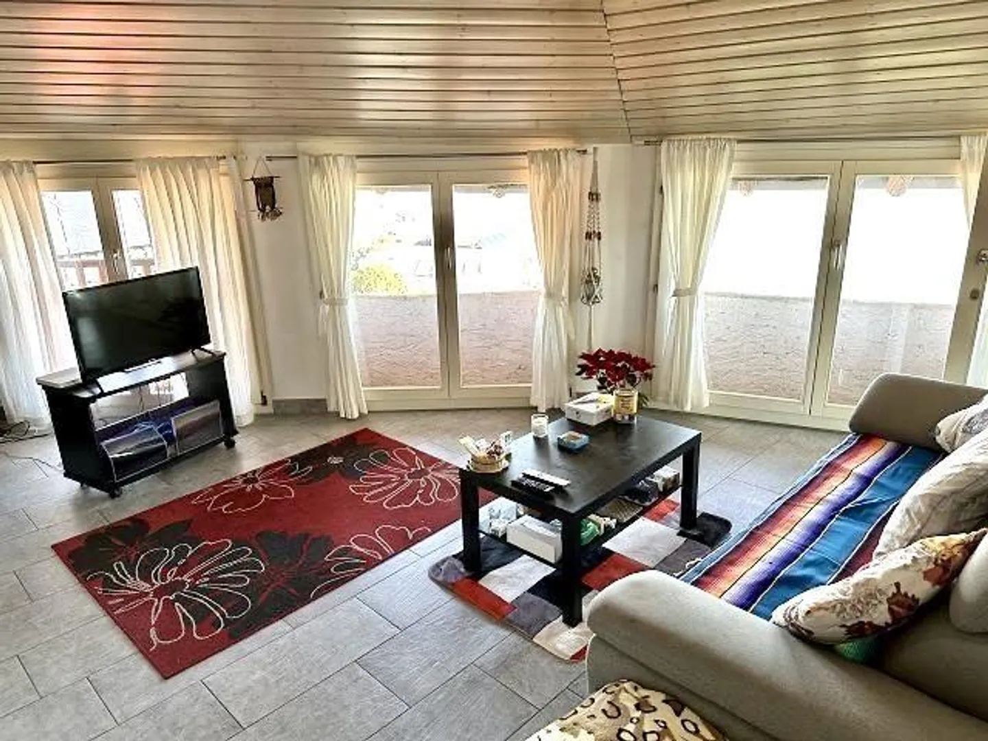 Casa bifamiliare, molto centrale, soleggiata, tranquilla con bella vista - Foto 11 di 50