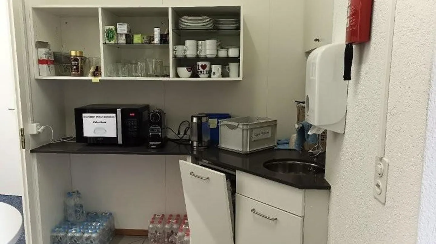 Espace commercial spacieux à louer à Hombrechtikon à partir de juillet 2026 ! - Photo 8 sur 10