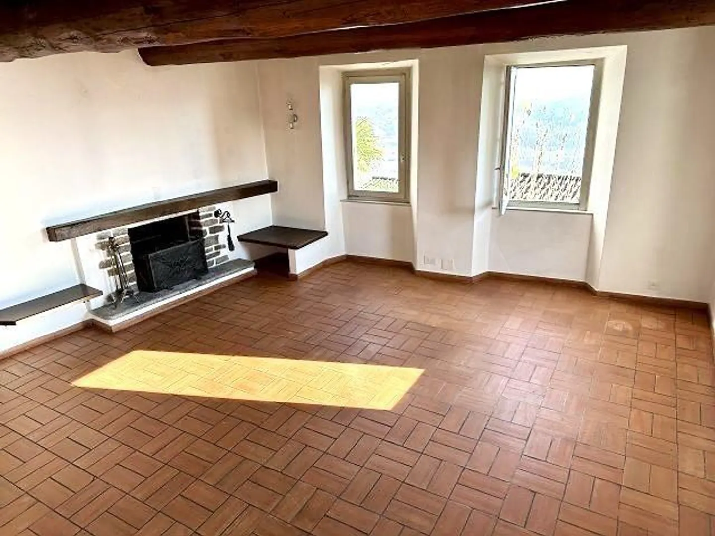 Casa bifamiliare, molto centrale, soleggiata, tranquilla con bella vista - Foto 4 di 50