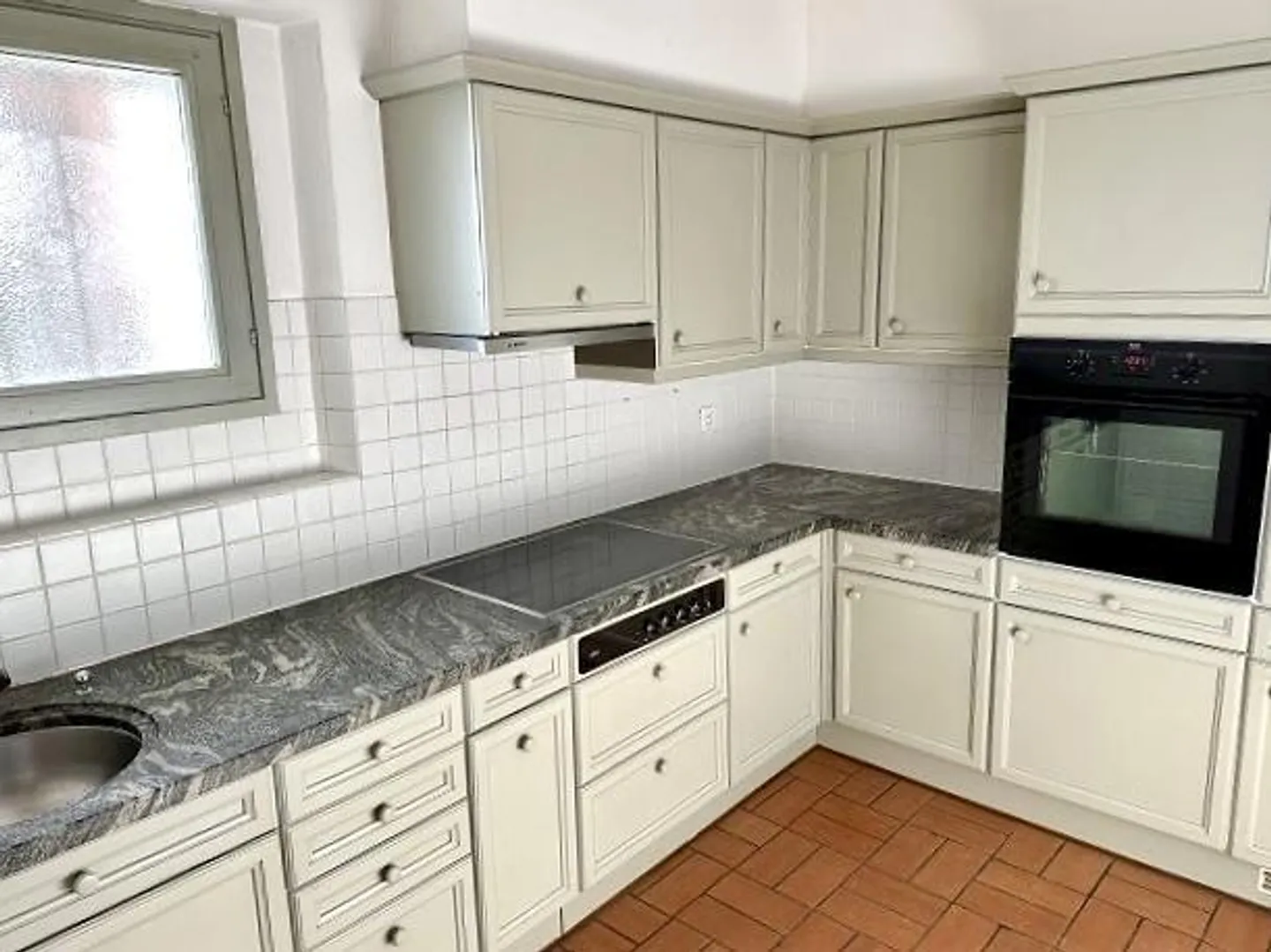 Casa bifamiliare, molto centrale, soleggiata, tranquilla con bella vista - Foto 16 di 50