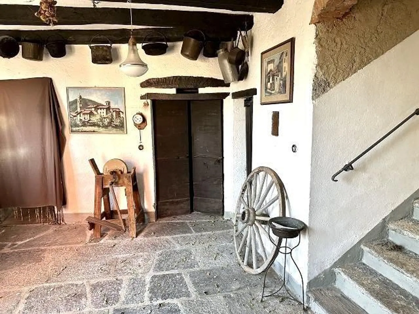 Casa bifamiliare, molto centrale, soleggiata, tranquilla con bella vista - Foto 32 di 50