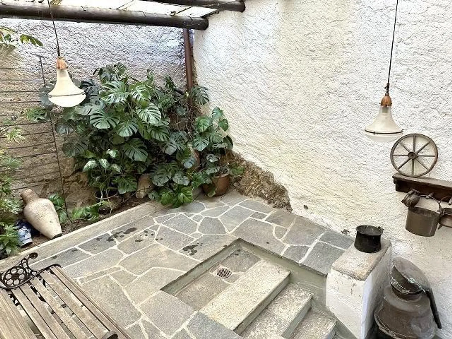 Casa bifamiliare, molto centrale, soleggiata, tranquilla con bella vista - Foto 35 di 50