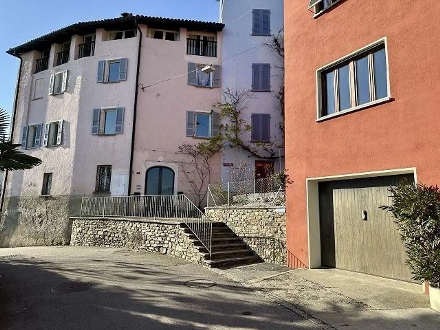 Casa bifamiliare, molto centrale, soleggiata, tranquilla con bella vista - Foto 38 di 50