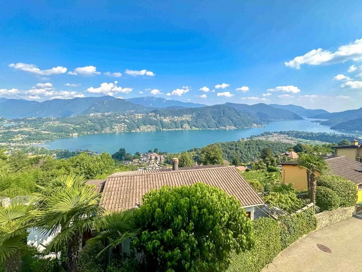 Casa bifamiliare, molto centrale, soleggiata, tranquilla con bella vista - Foto 40 di 50