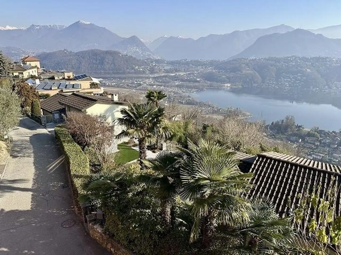 Casa bifamiliare, molto centrale, soleggiata, tranquilla con bella vista - Foto 41 di 50
