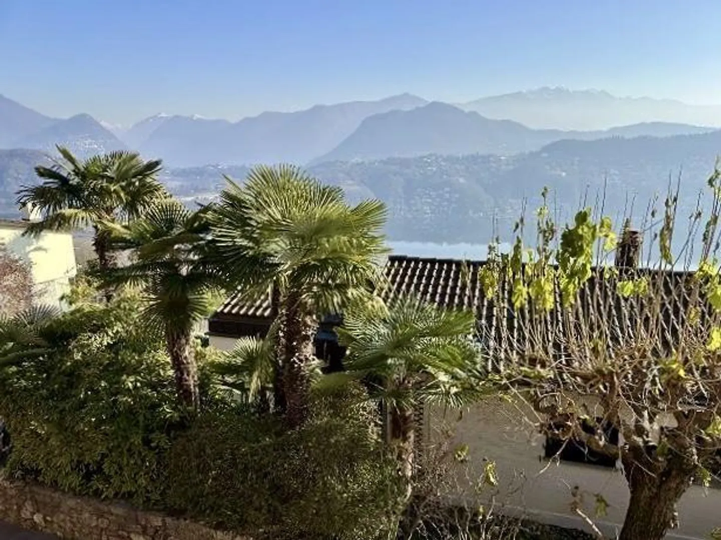Casa bifamiliare, molto centrale, soleggiata, tranquilla con bella vista - Foto 42 di 50