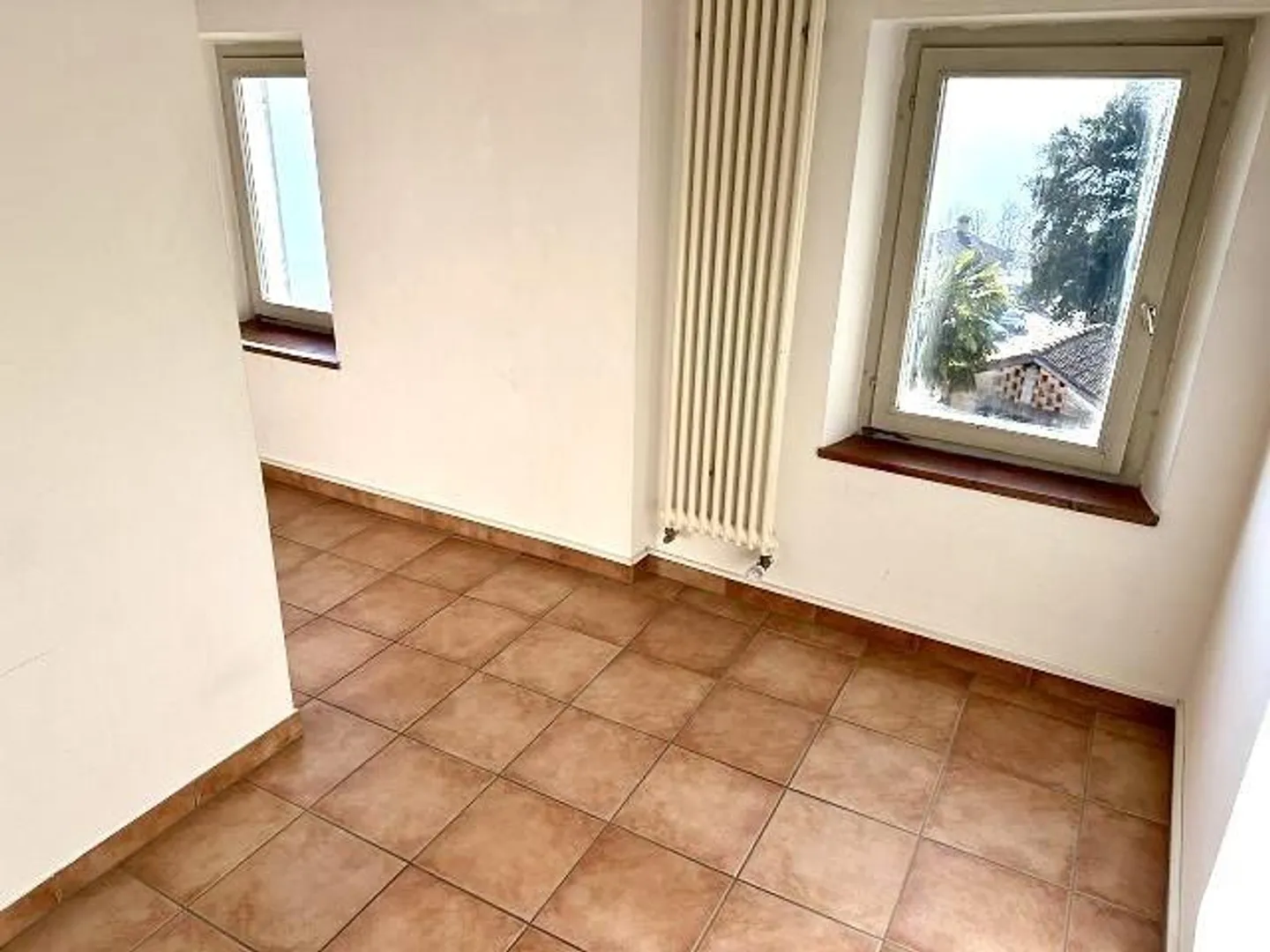 Casa bifamiliare, molto centrale, soleggiata, tranquilla con bella vista - Foto 22 di 50