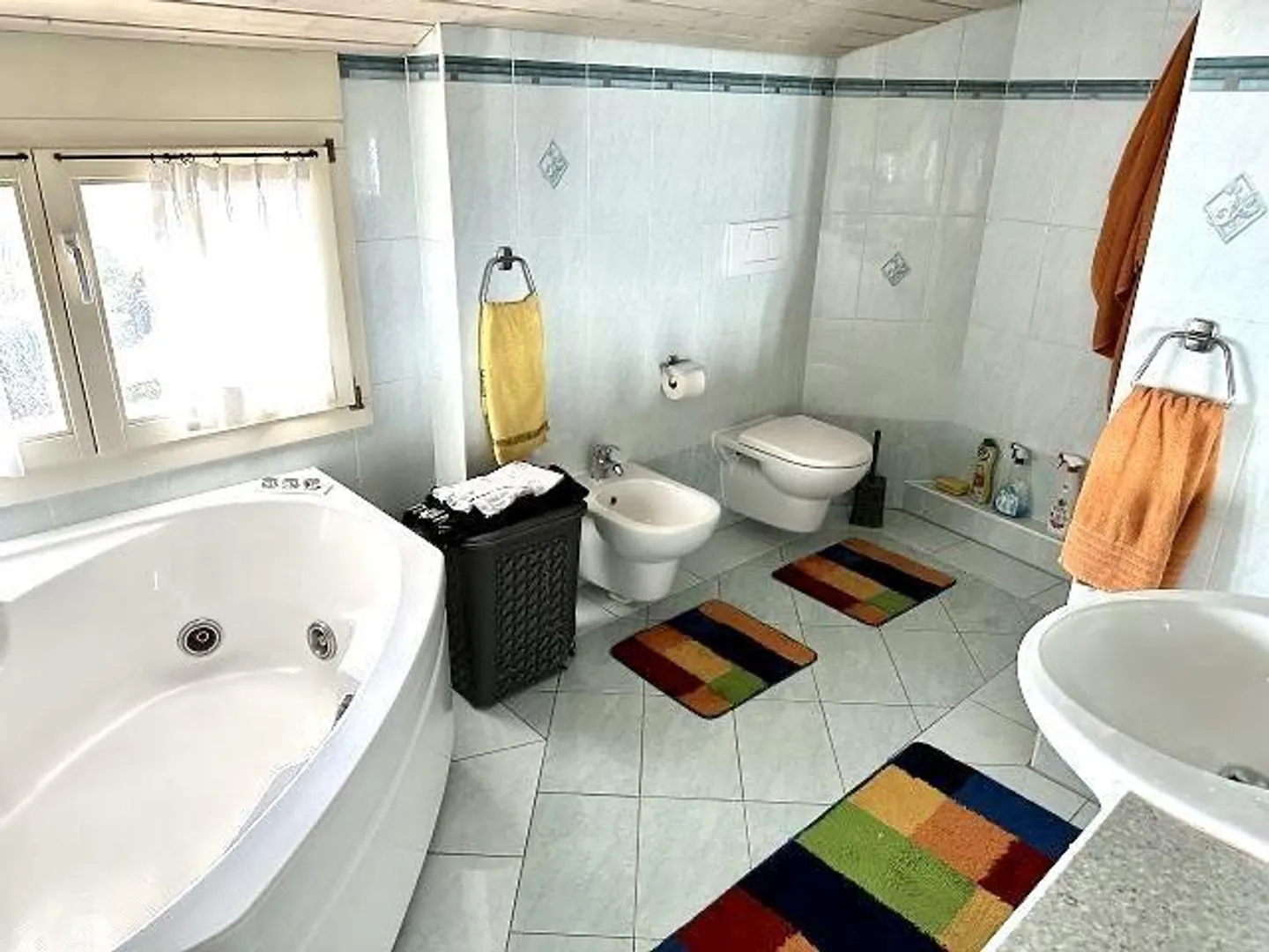 Casa bifamiliare, molto centrale, soleggiata, tranquilla con bella vista - Foto 25 di 50