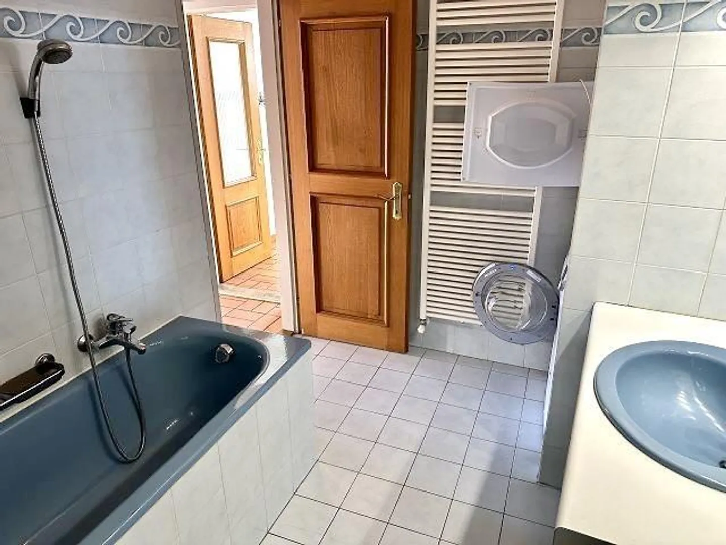 Casa bifamiliare, molto centrale, soleggiata, tranquilla con bella vista - Foto 28 di 50