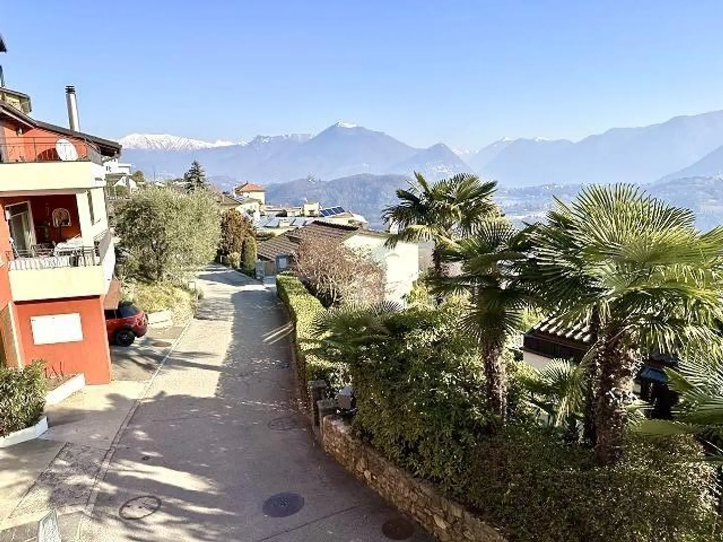 Casa bifamiliare, molto centrale, soleggiata, tranquilla con bella vista - Foto 44 di 50