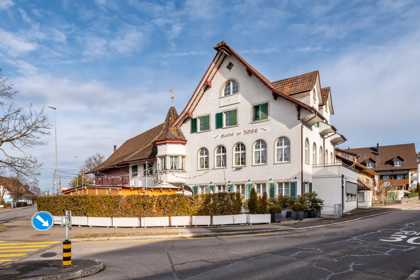 Auberge historique avec un potentiel de développement résidentiel passionnant au centre de Bachenbülach - Photo 2 sur 12