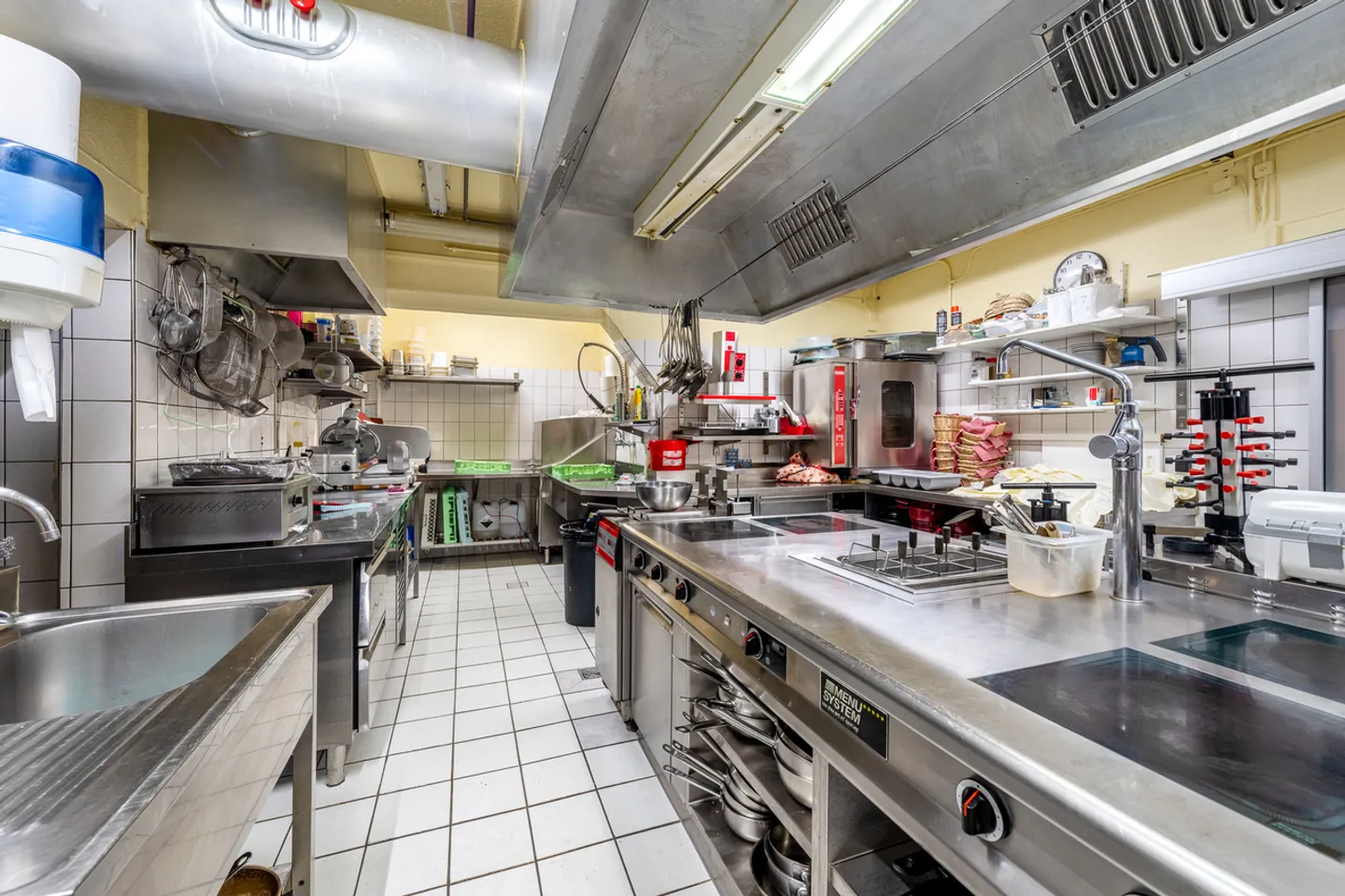 Auberge historique avec un potentiel de développement résidentiel passionnant au centre de Bachenbülach - Photo 9 sur 12