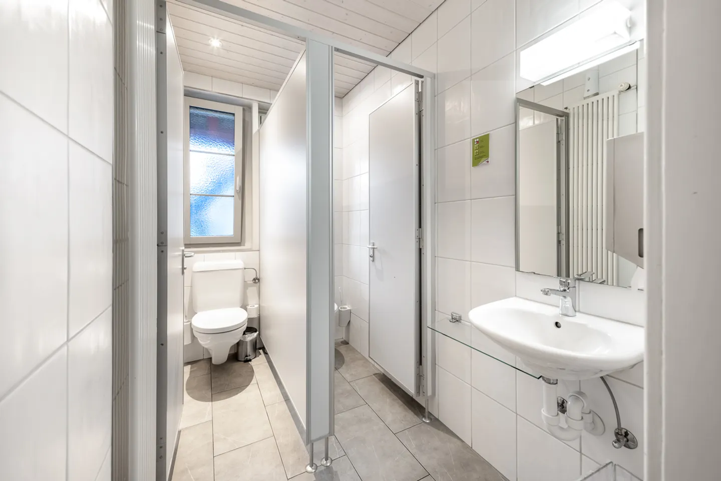 Auberge historique avec un potentiel de développement résidentiel passionnant au centre de Bachenbülach - Photo 10 sur 12