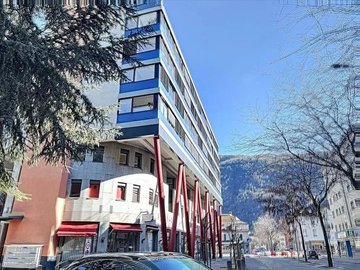 Propriétés commerciales à usage mixte - Photo 3 sur 5