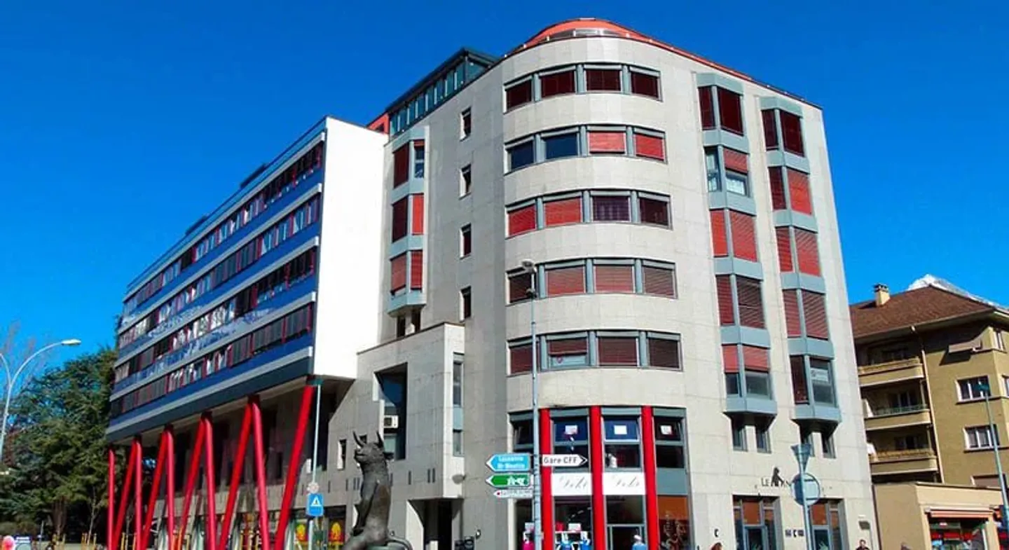 Propriétés commerciales à usage mixte - Photo 2 sur 5