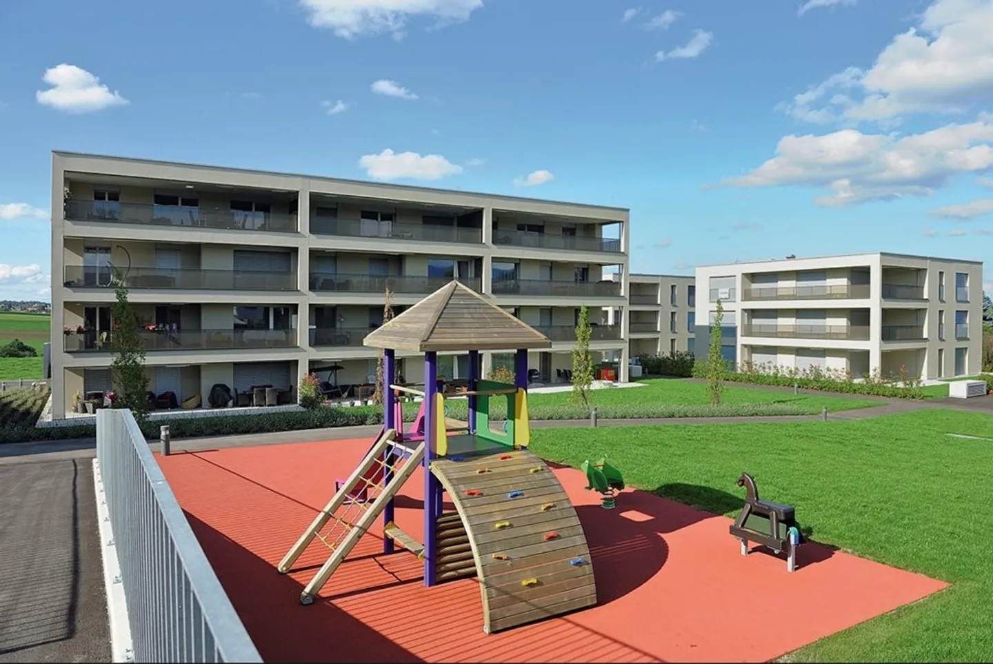 Spacieux appartement moderne de 4,5 pièces - Photo 1 sur 12