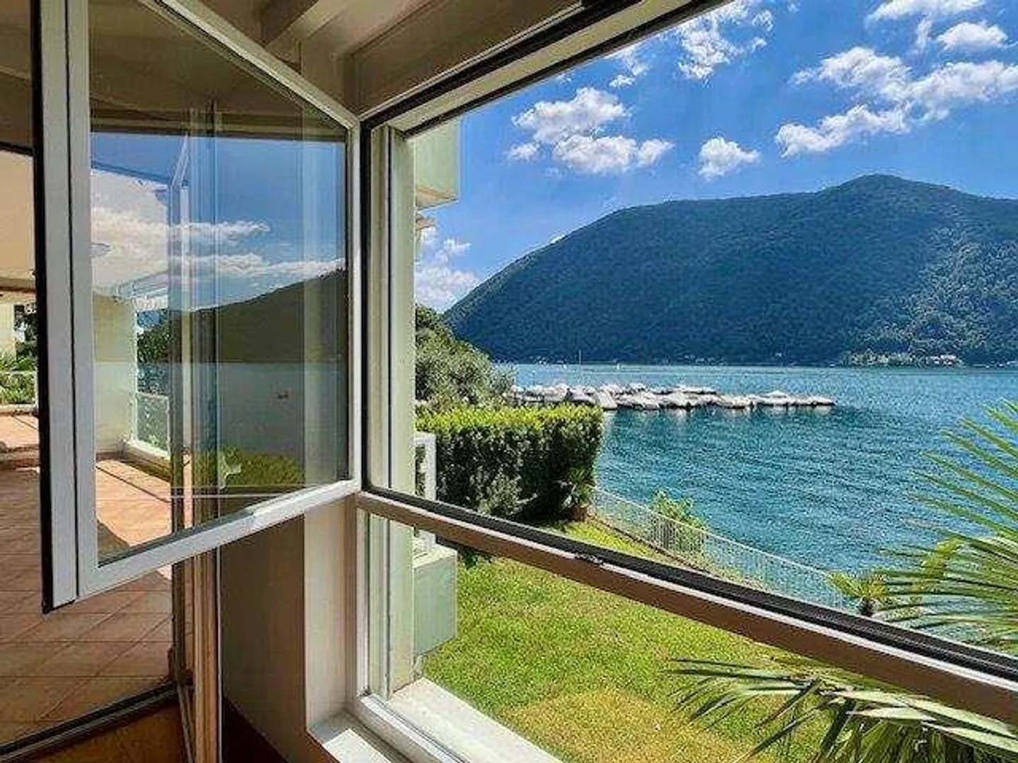 VILLA A LAGO CON ATTRACCO BARCA, CASA VACANZA - Foto 2 di 12