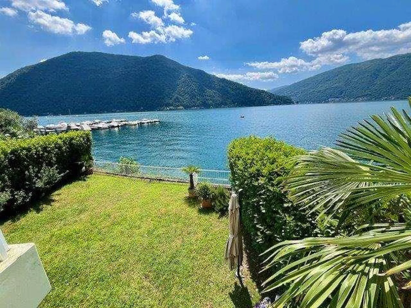 VILLA A LAGO CON ATTRACCO BARCA, CASA VACANZA - Foto 3 di 12