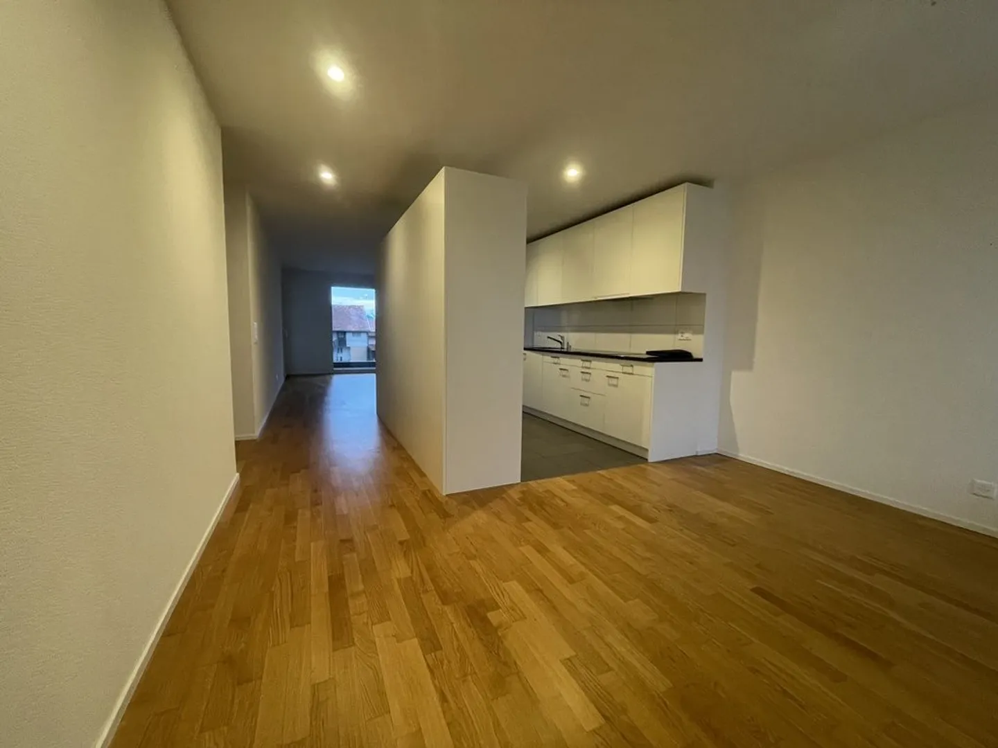 Spacieux appartement moderne de 4,5 pièces - Photo 3 sur 12