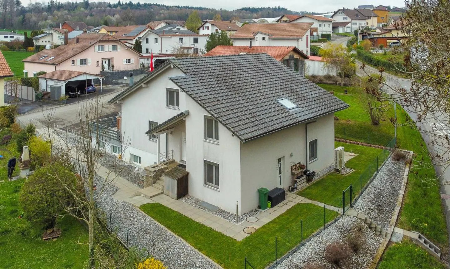 Corjolens: large 6.5-room villa with independent 2.5-room - Photo 3 of 13