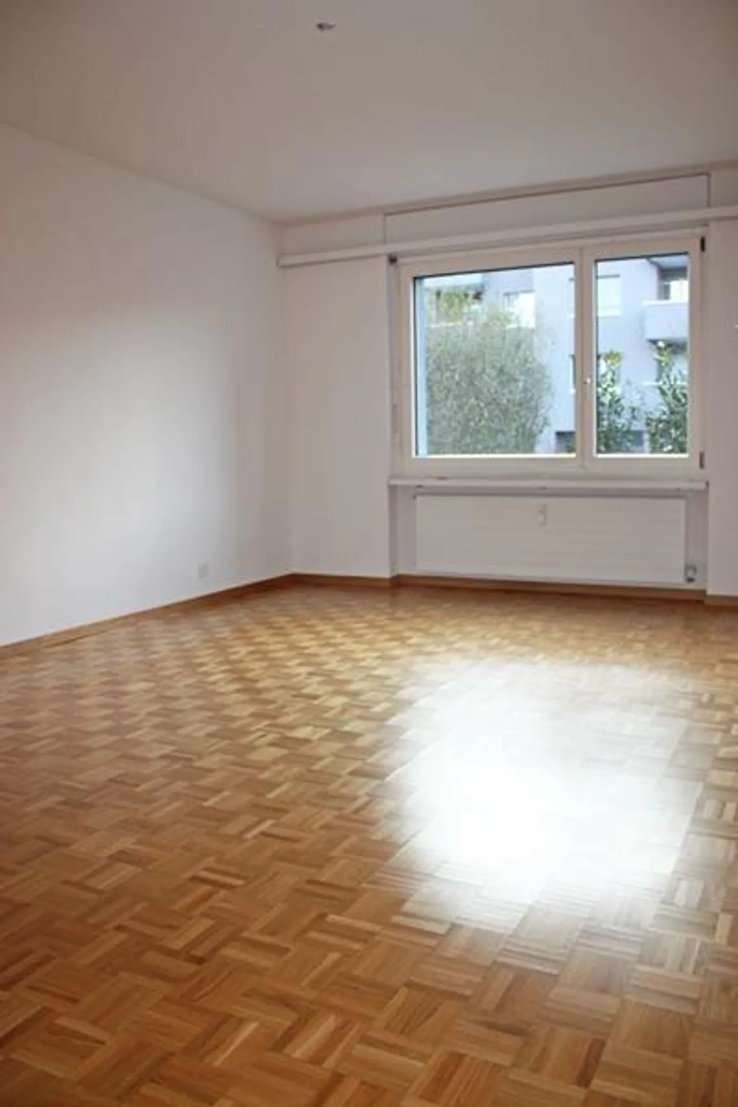 Modern 3.5-Room Apartment - Photo 3 of 7