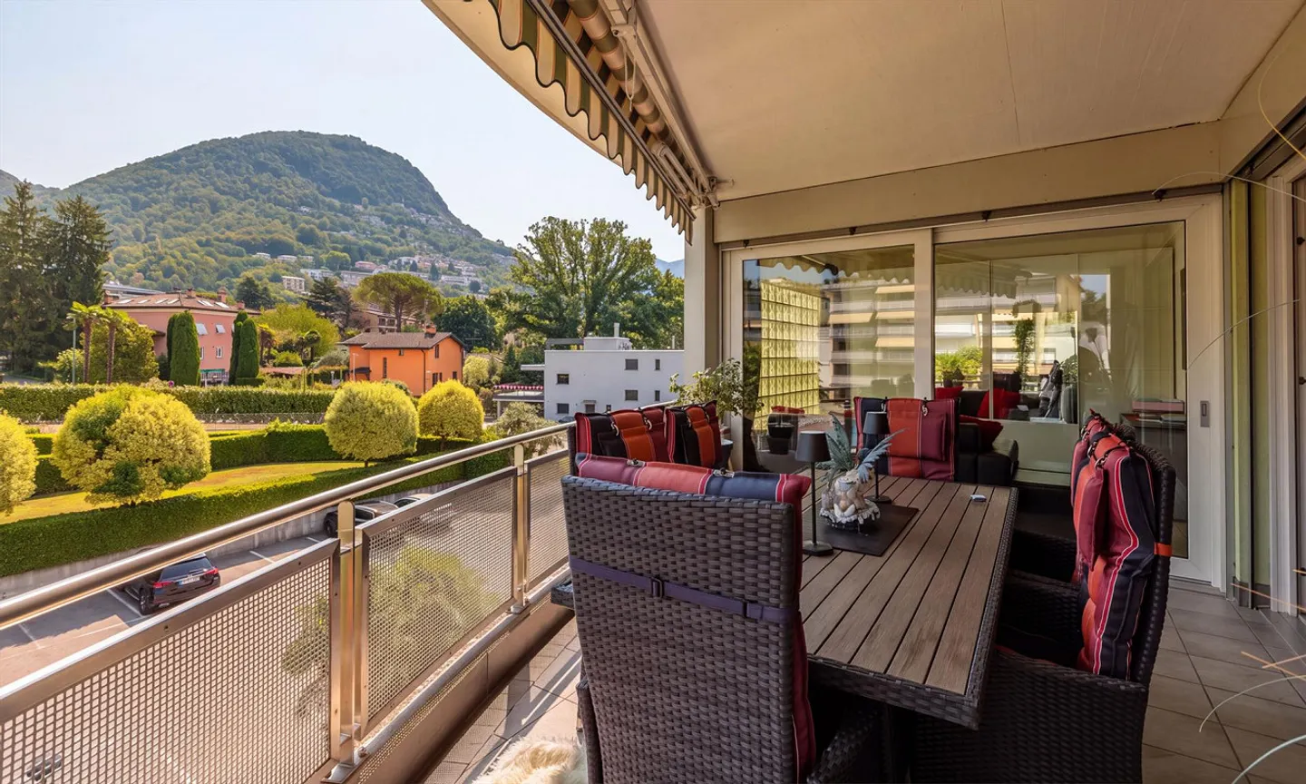 SPACIOUS AND MODERN 4.5 ROOMS WITH TERRACE IN LUGANO PREGASSONA - Photo 4 of 9