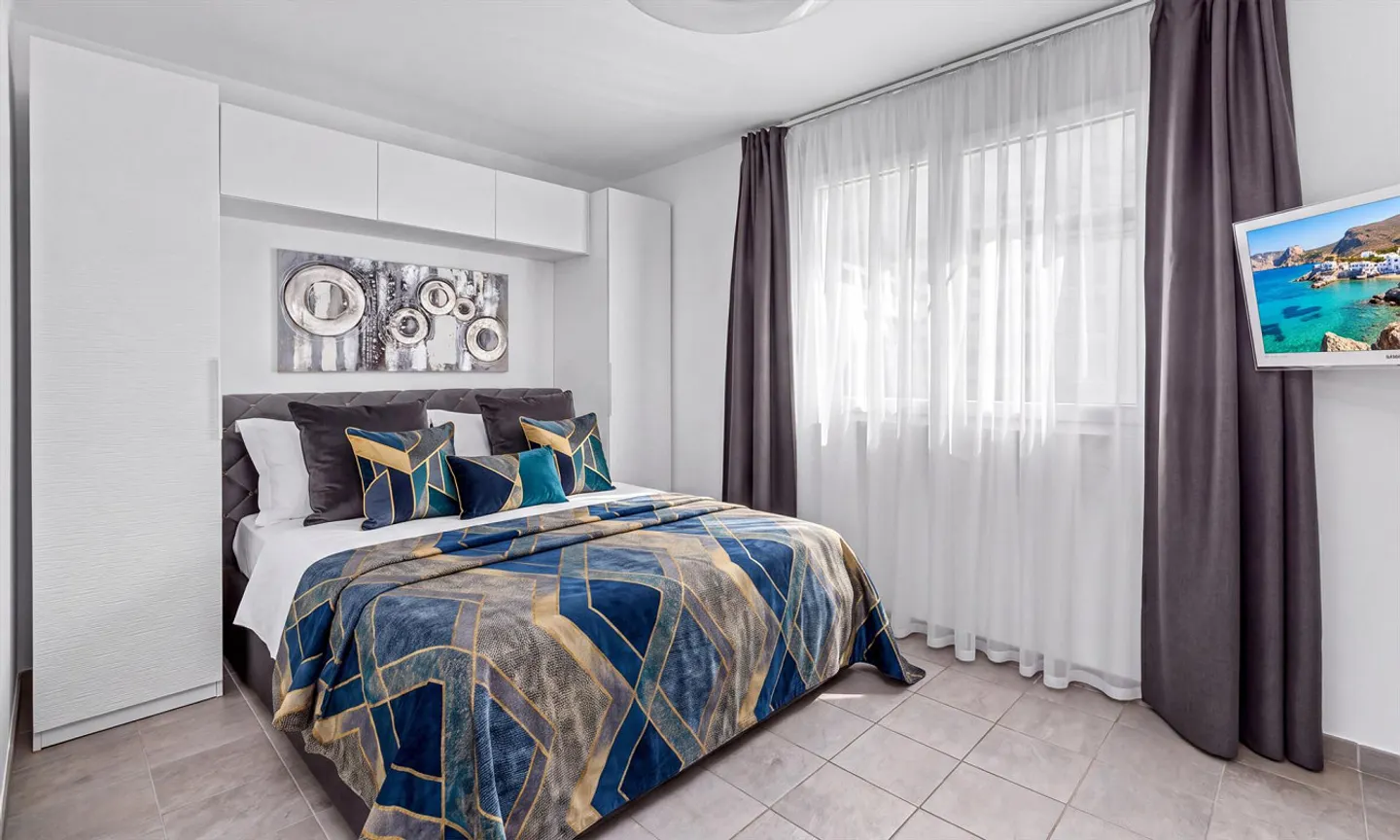 SPACIOUS AND MODERN 4.5 ROOMS WITH TERRACE IN LUGANO PREGASSONA - Photo 6 of 9