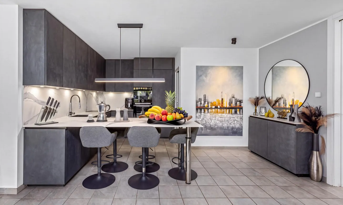 SPACIOUS AND MODERN 4.5 ROOMS WITH TERRACE IN LUGANO PREGASSONA - Photo 2 of 9