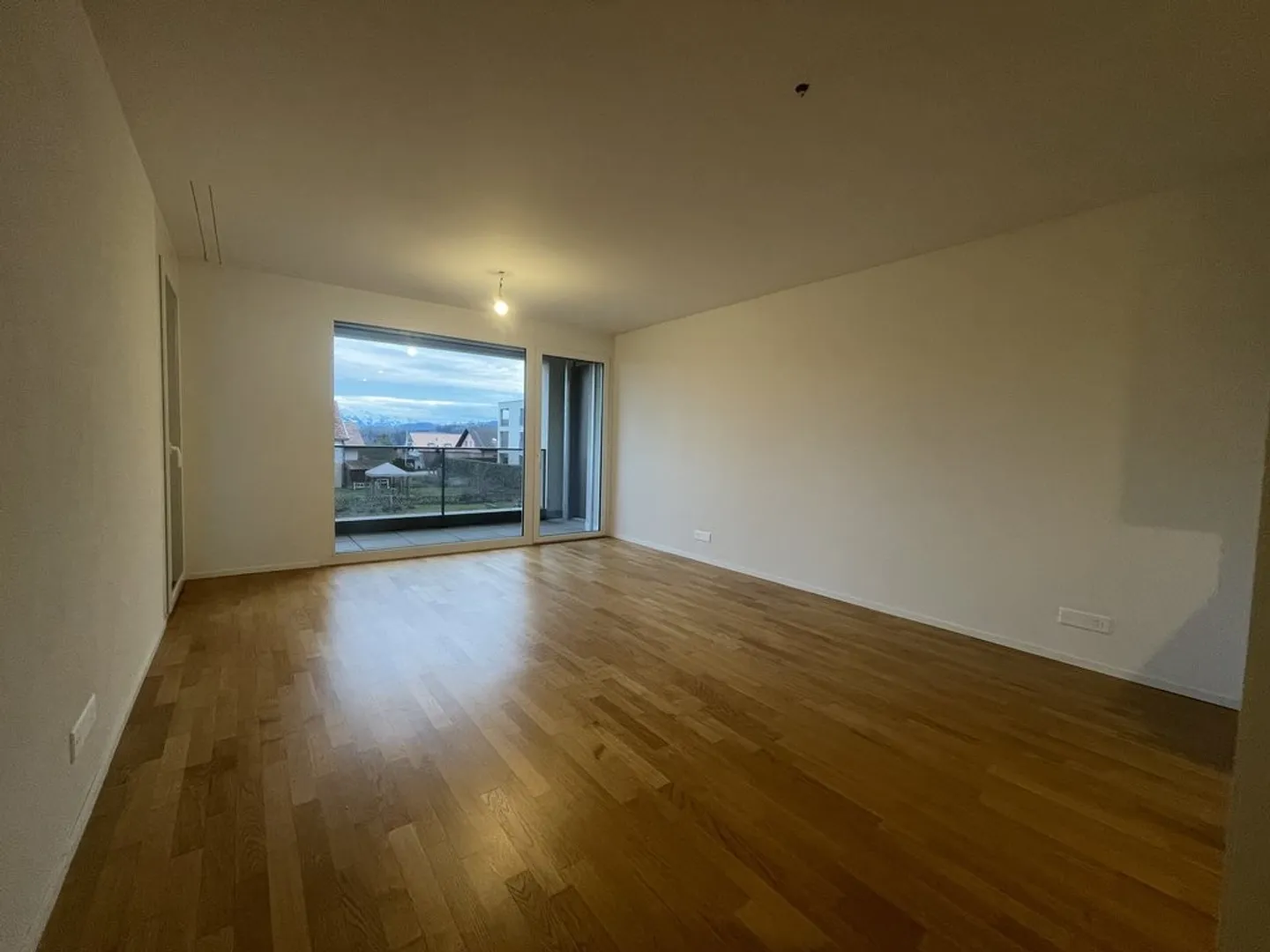Spacieux appartement moderne de 4,5 pièces - Photo 5 sur 12