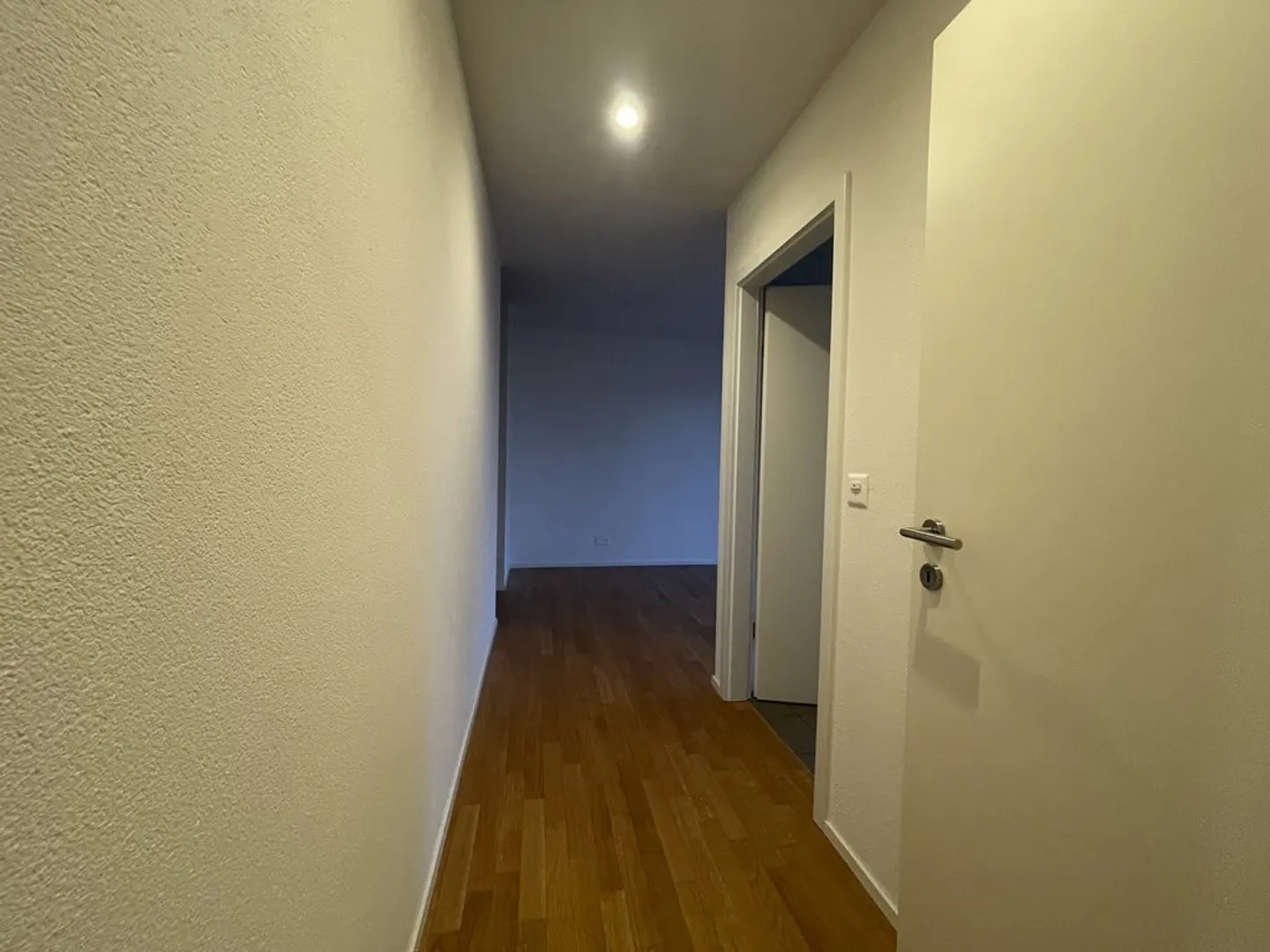 Spacieux appartement moderne de 4,5 pièces - Photo 9 sur 12