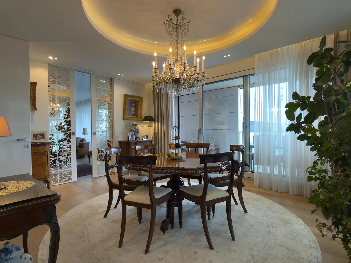 Luxury Apartment with Terrace - Photo 6 of 17