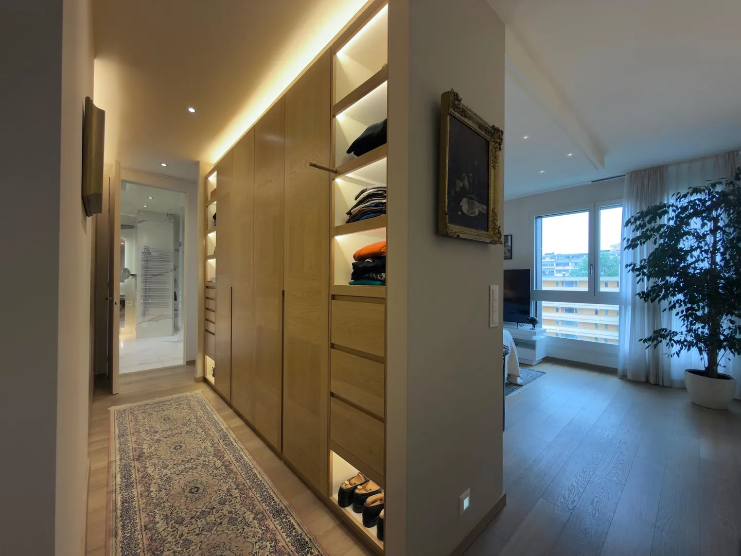 Luxury Apartment with Terrace - Photo 11 of 17