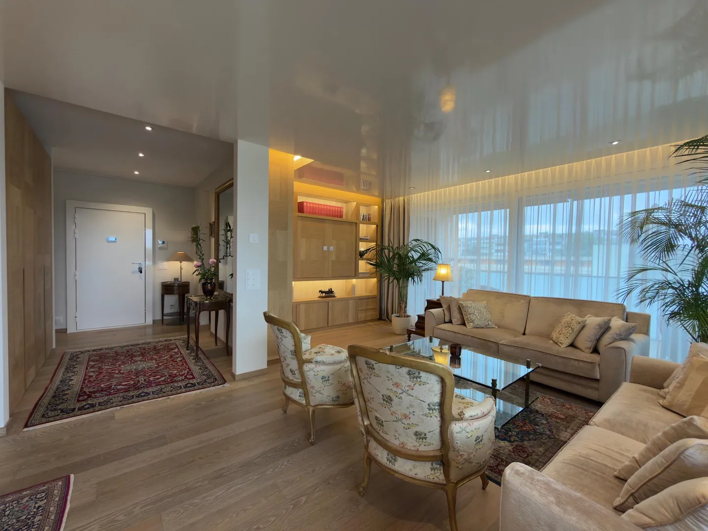 Luxury Apartment with Terrace - Photo 2 of 17
