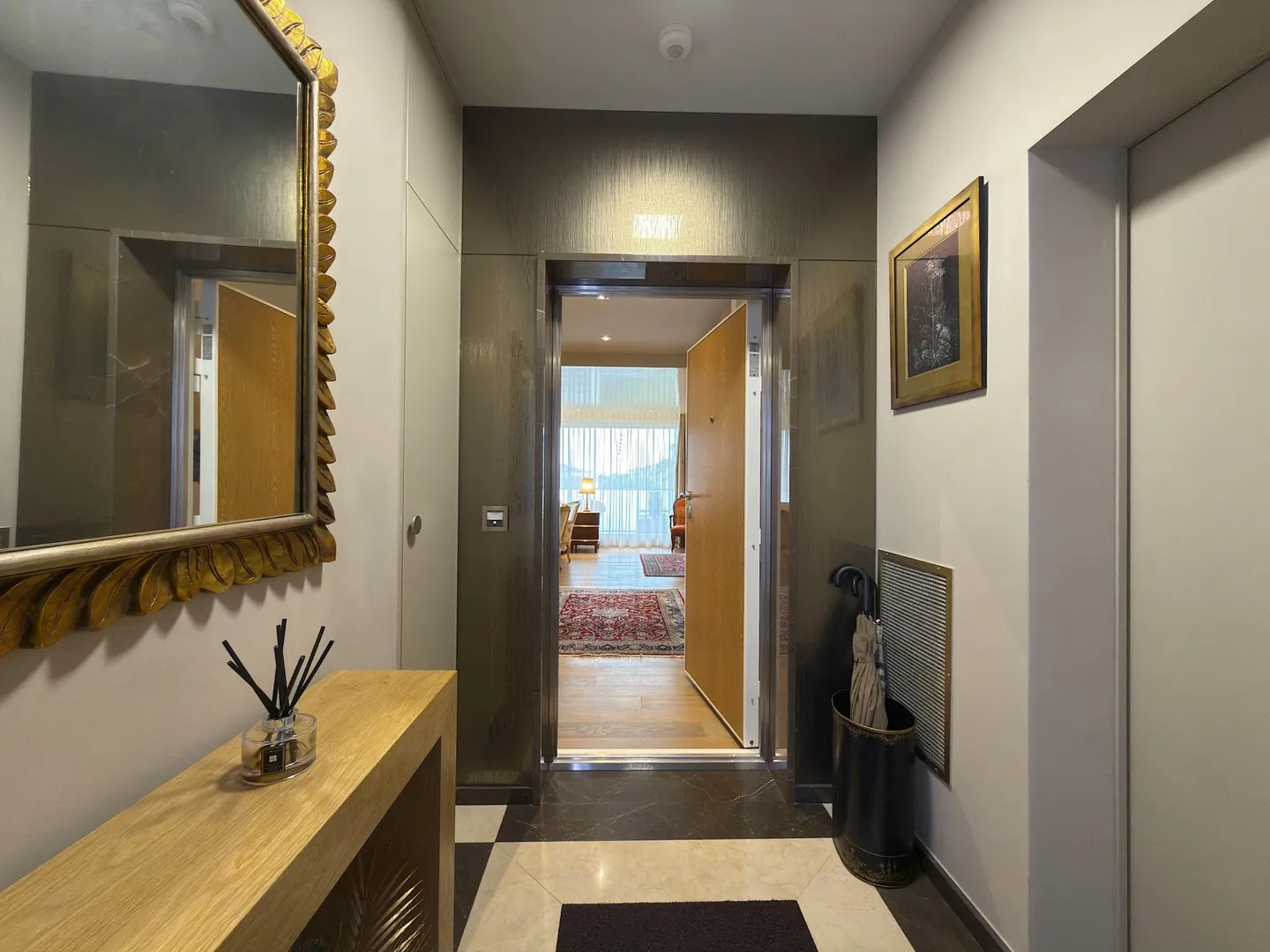 Luxury Apartment with Terrace - Photo 17 of 17