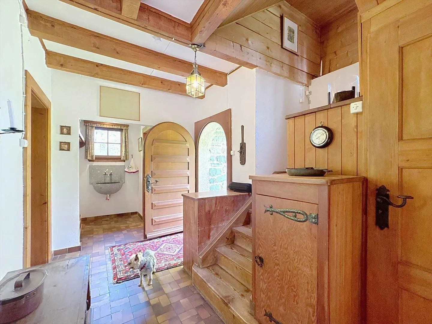 Chalet isolato con ampio terreno boschivo e annesso - Foto 3 di 13