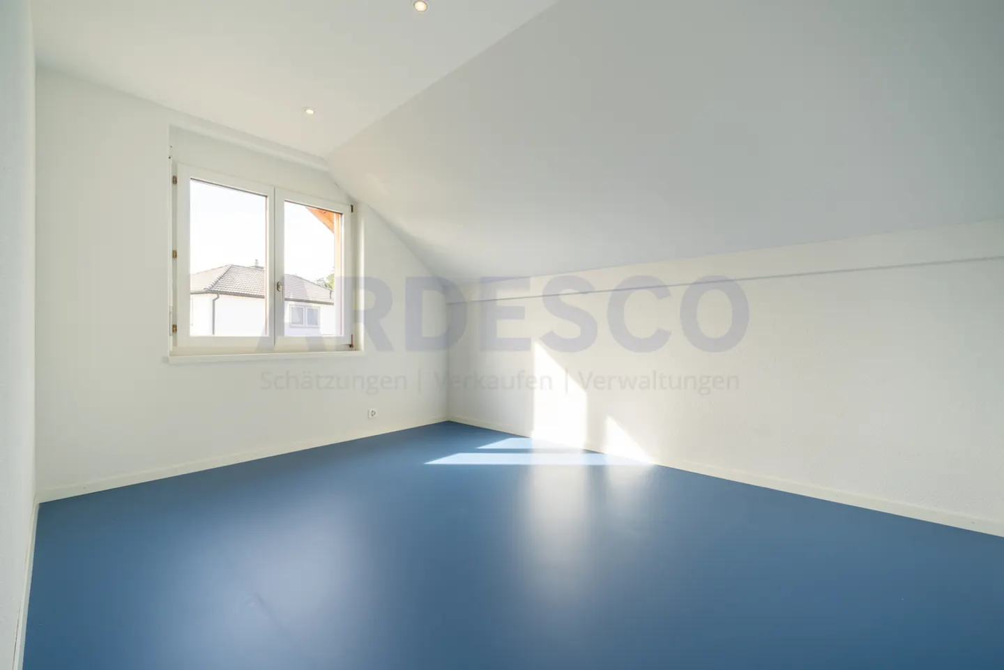 Appartement élégant avec terrasse - Photo 5 sur 13
